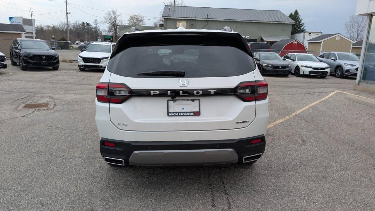 2026 Honda Pilot Touring 4dr All-Wheel Drive Photo
