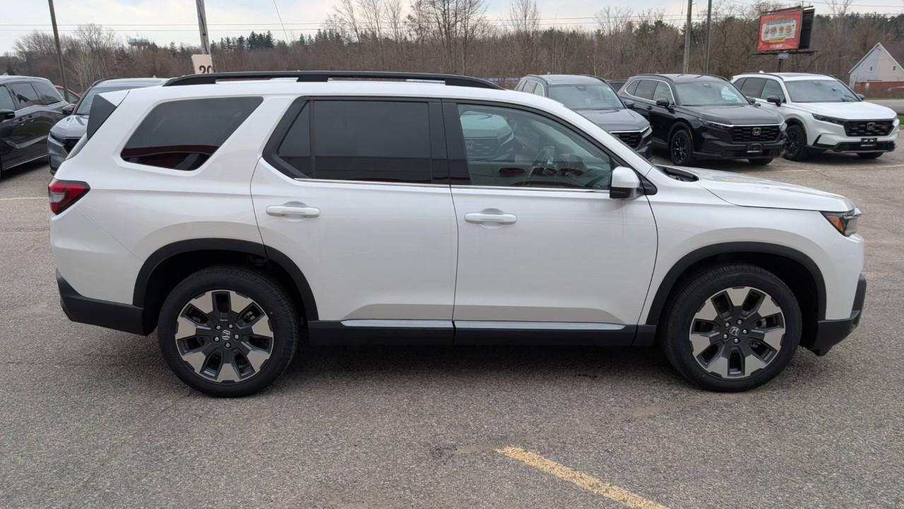 2026 Honda Pilot Touring 4dr All-Wheel Drive Photo