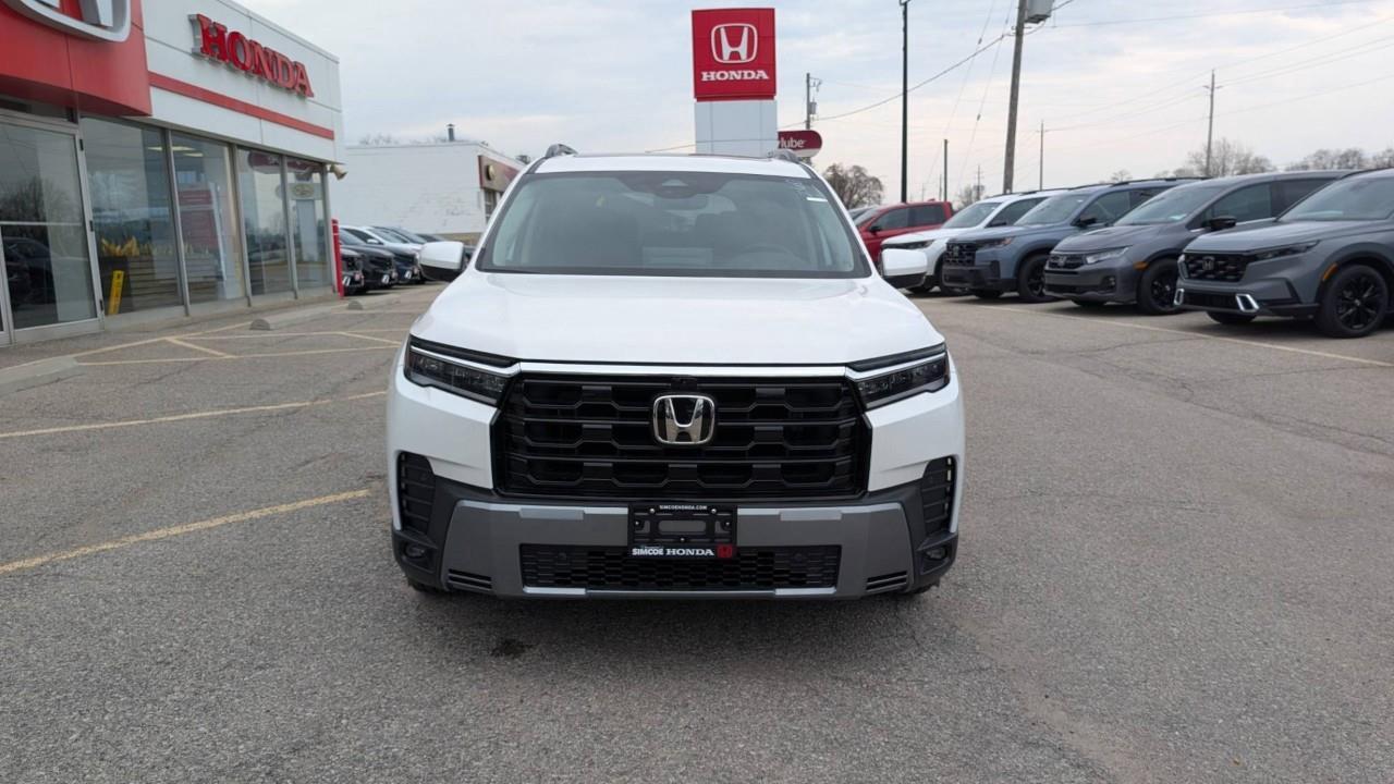 2026 Honda Pilot Touring 4dr All-Wheel Drive Photo