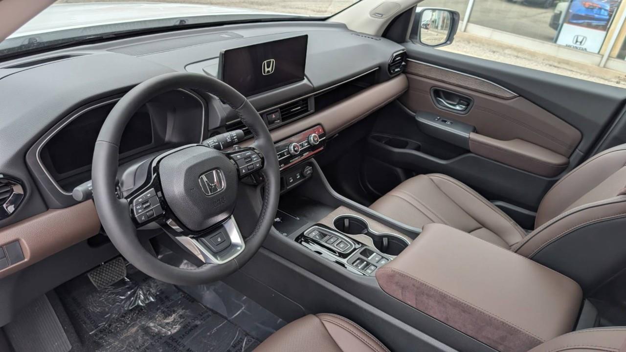 2026 Honda Pilot Touring 4dr All-Wheel Drive Photo