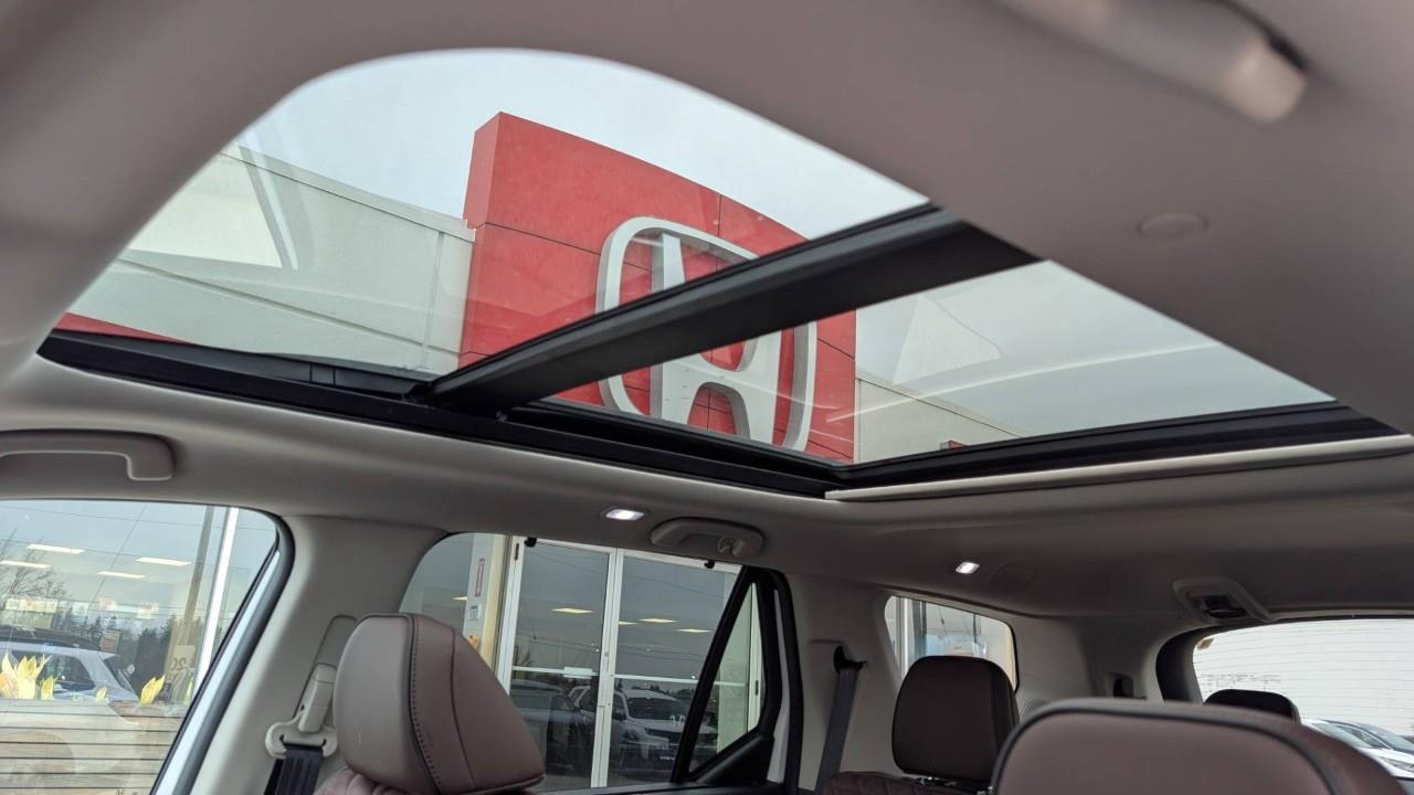 2026 Honda Pilot Touring 4dr All-Wheel Drive Photo