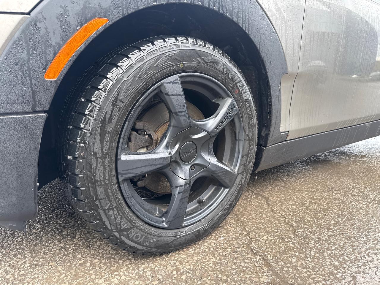 2016 MINI Clubman Cooper 4dr Front-Wheel Drive Photo