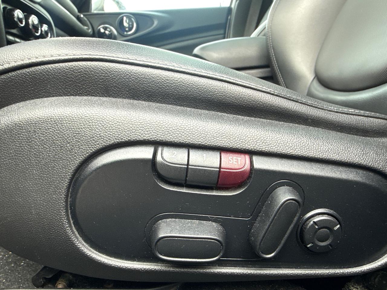 2016 MINI Clubman Cooper 4dr Front-Wheel Drive Photo