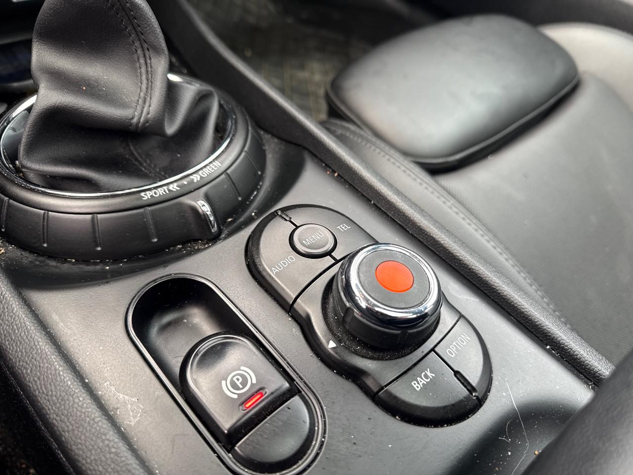 2016 MINI Clubman Cooper 4dr Front-Wheel Drive Photo