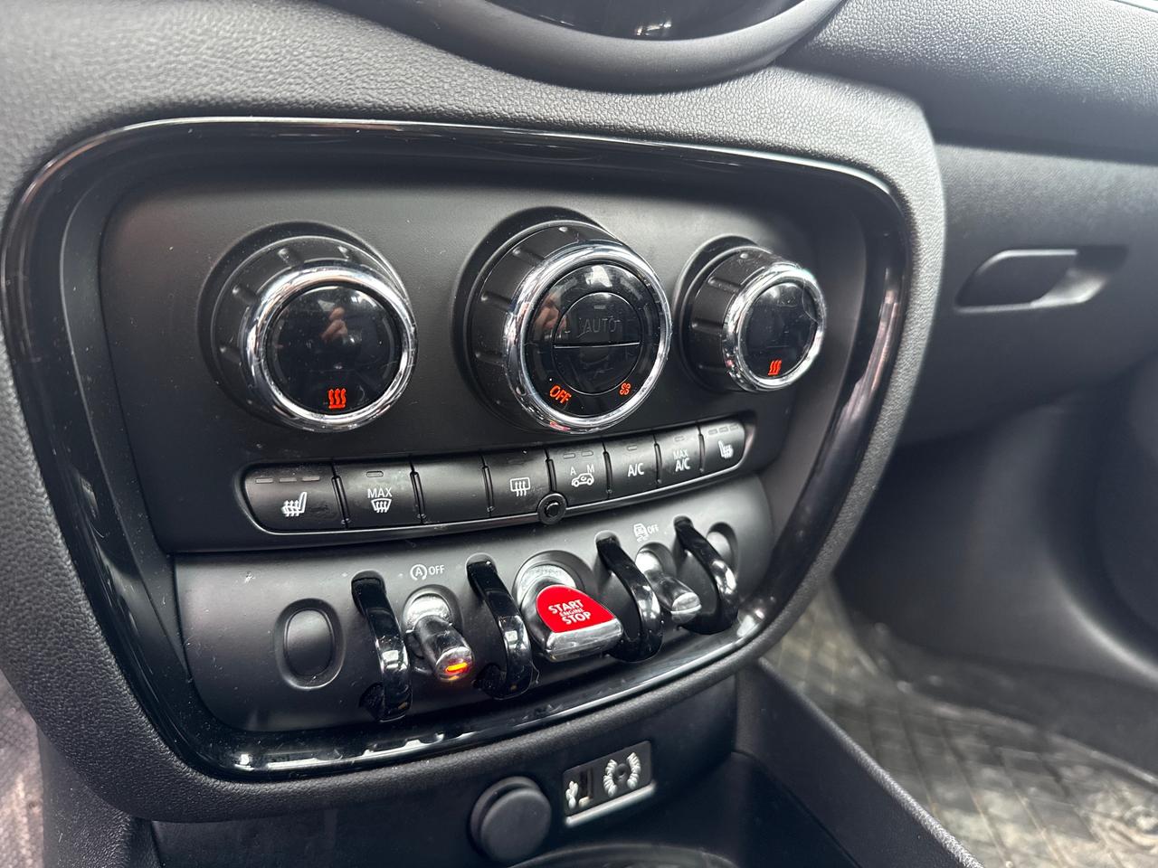 2016 MINI Clubman Cooper 4dr Front-Wheel Drive Photo