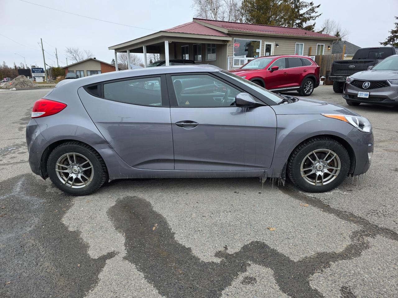 2015 Hyundai Veloster SE (M6) 3dr Hatchback Photo4