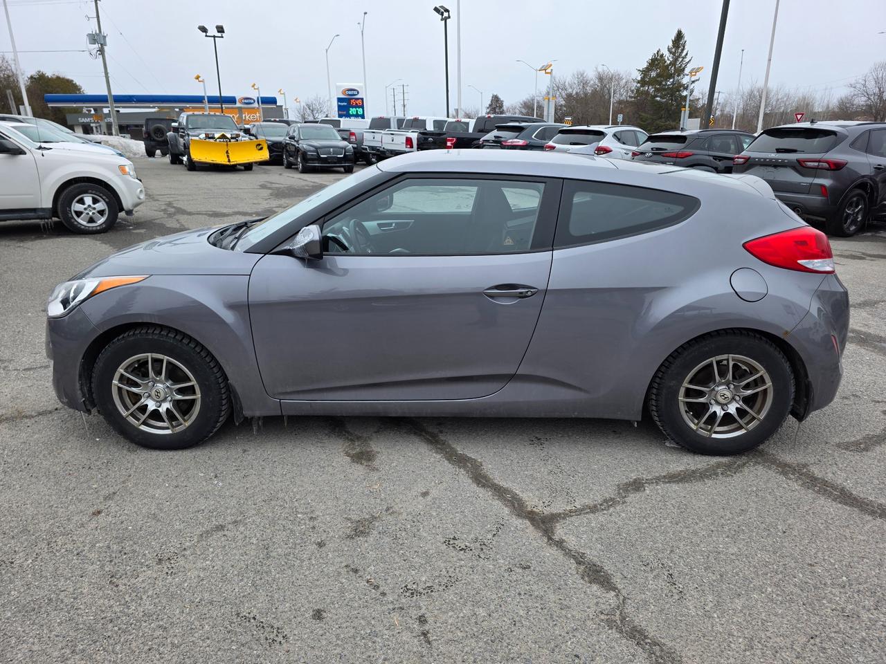 2015 Hyundai Veloster SE (M6) 3dr Hatchback Photo3