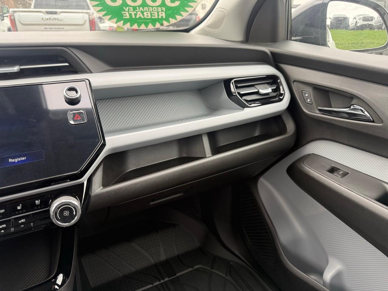 2027 Chevrolet Bolt RS 4dr Photo