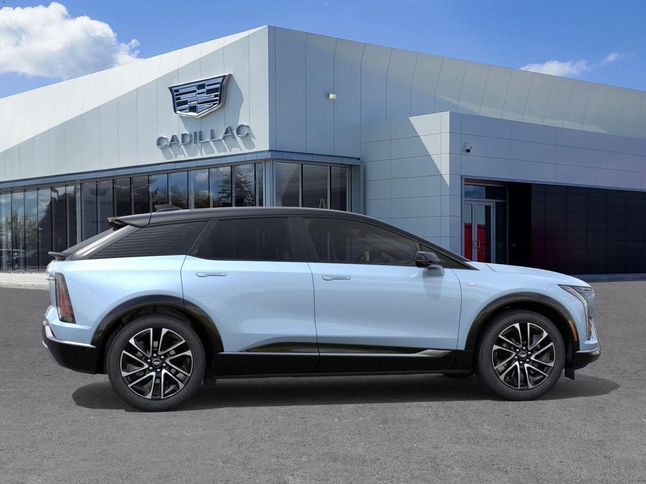 2026 Cadillac OPTIQ Premium Sport 4dr Photo4