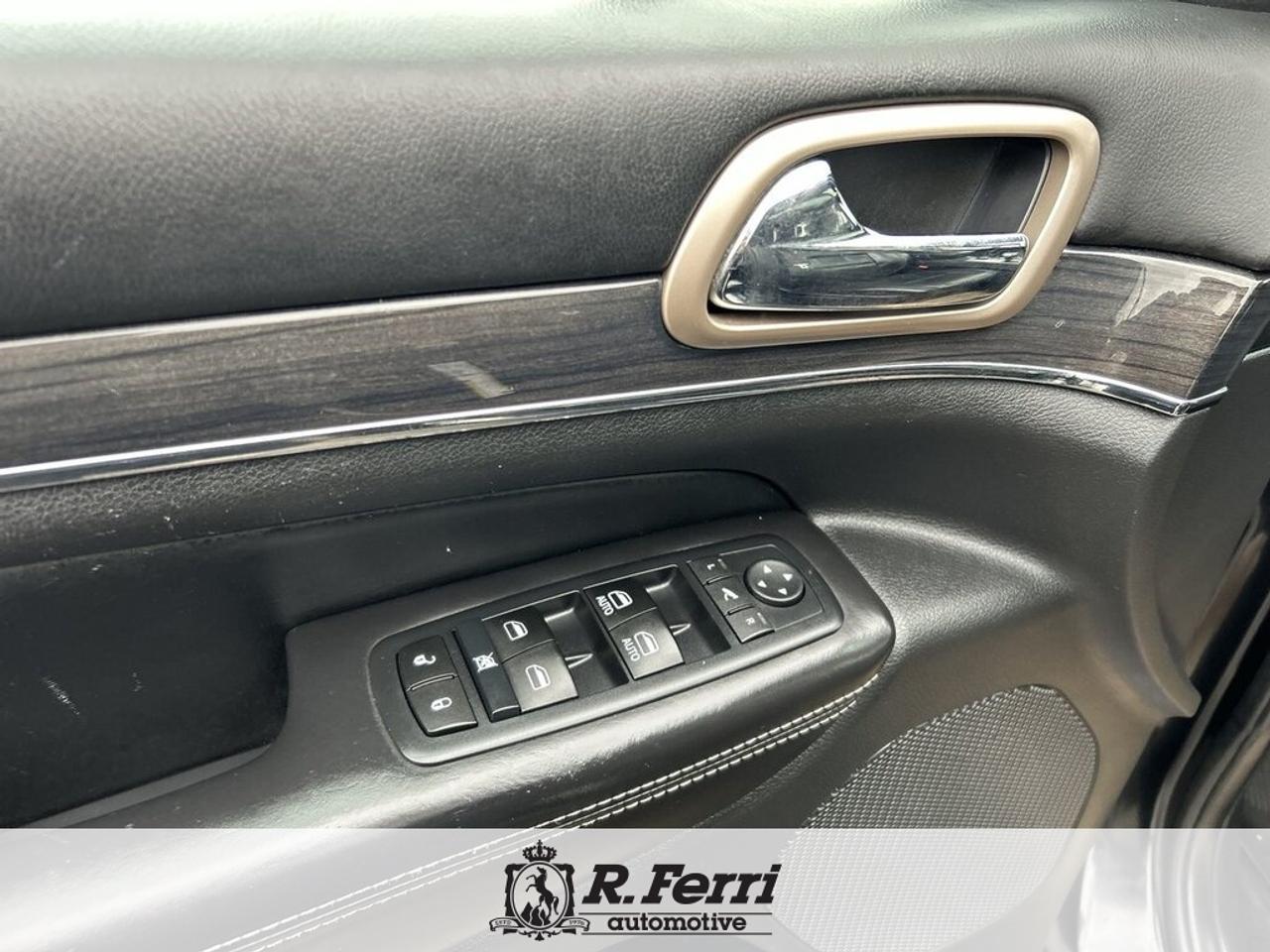 2015 Jeep Grand Cherokee Overland 4dr 4x4 Photo