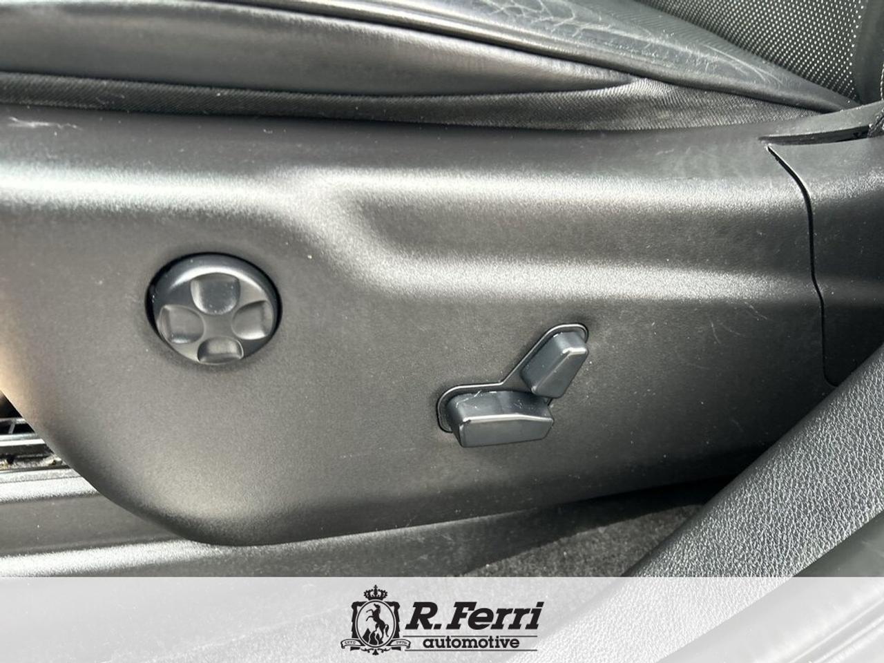 2015 Jeep Grand Cherokee Overland 4dr 4x4 Photo