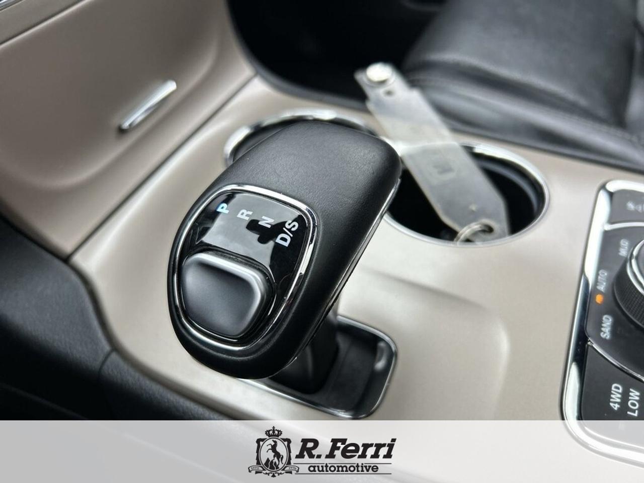 2015 Jeep Grand Cherokee Overland 4dr 4x4 Photo