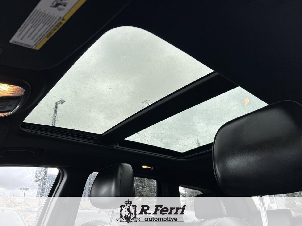 2015 Jeep Grand Cherokee Overland 4dr 4x4 Photo