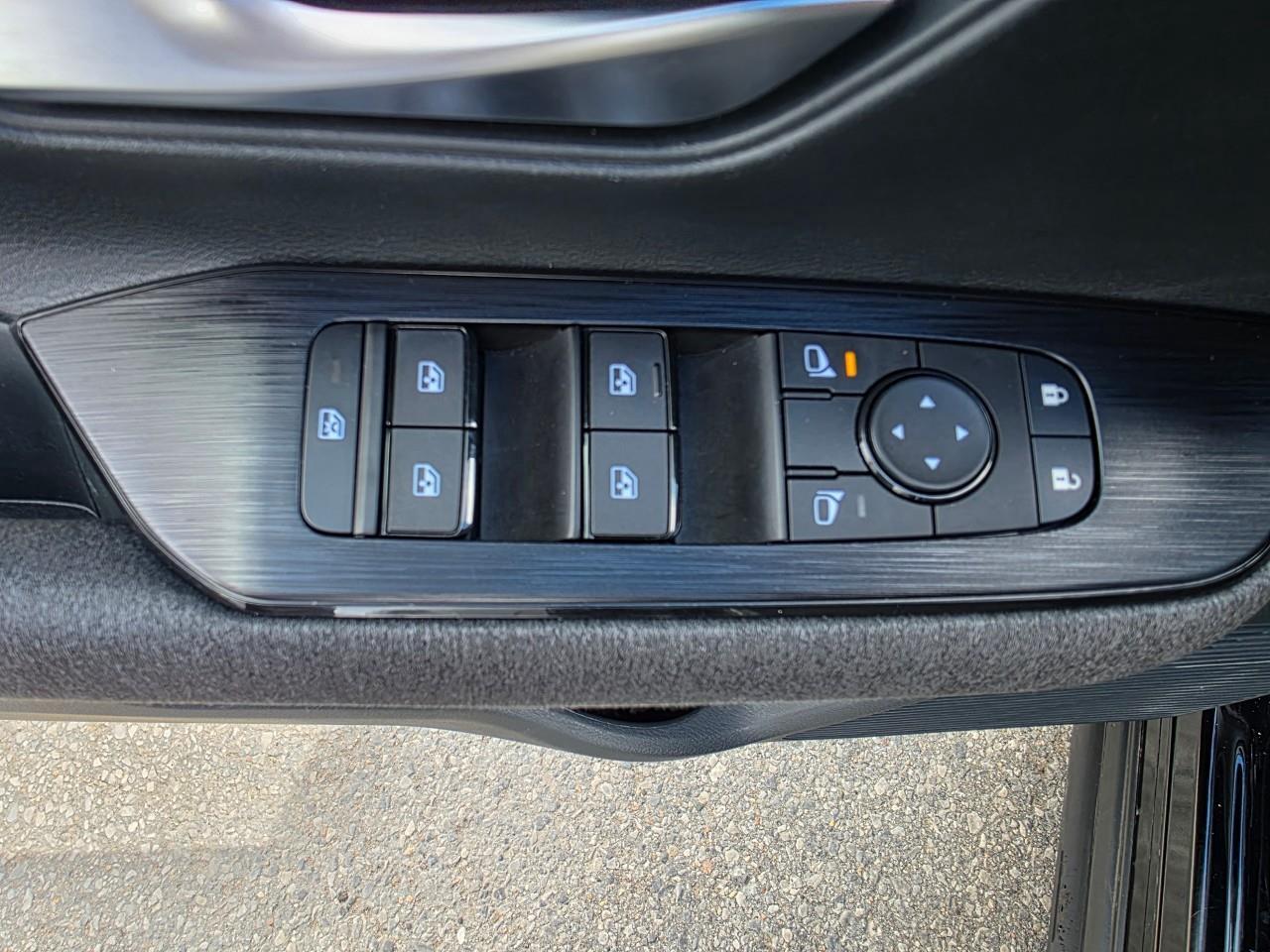 2025 Nissan Kicks SV 4dr All-Wheel Drive Photo