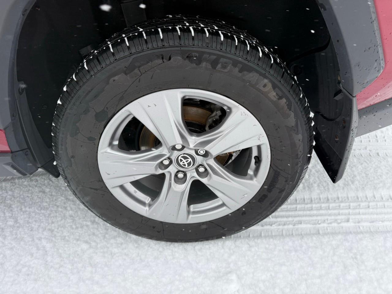 2022 Toyota RAV4 Hybrid XLE 4dr All-Wheel Drive Photo