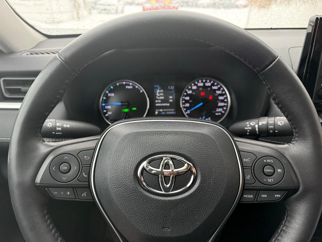 2022 Toyota RAV4 Hybrid XLE 4dr All-Wheel Drive Photo