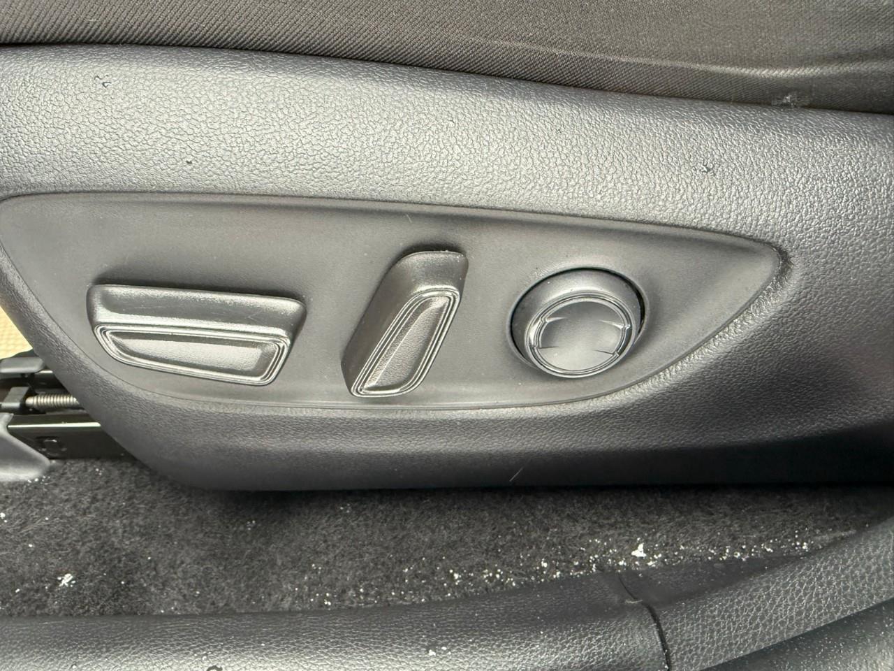 2022 Toyota RAV4 Hybrid XLE 4dr All-Wheel Drive Photo