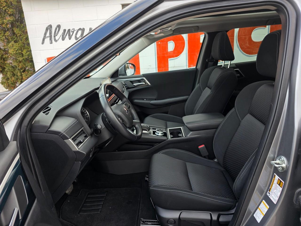 2022 Mitsubishi Outlander SE 4DR S-AWC Photo