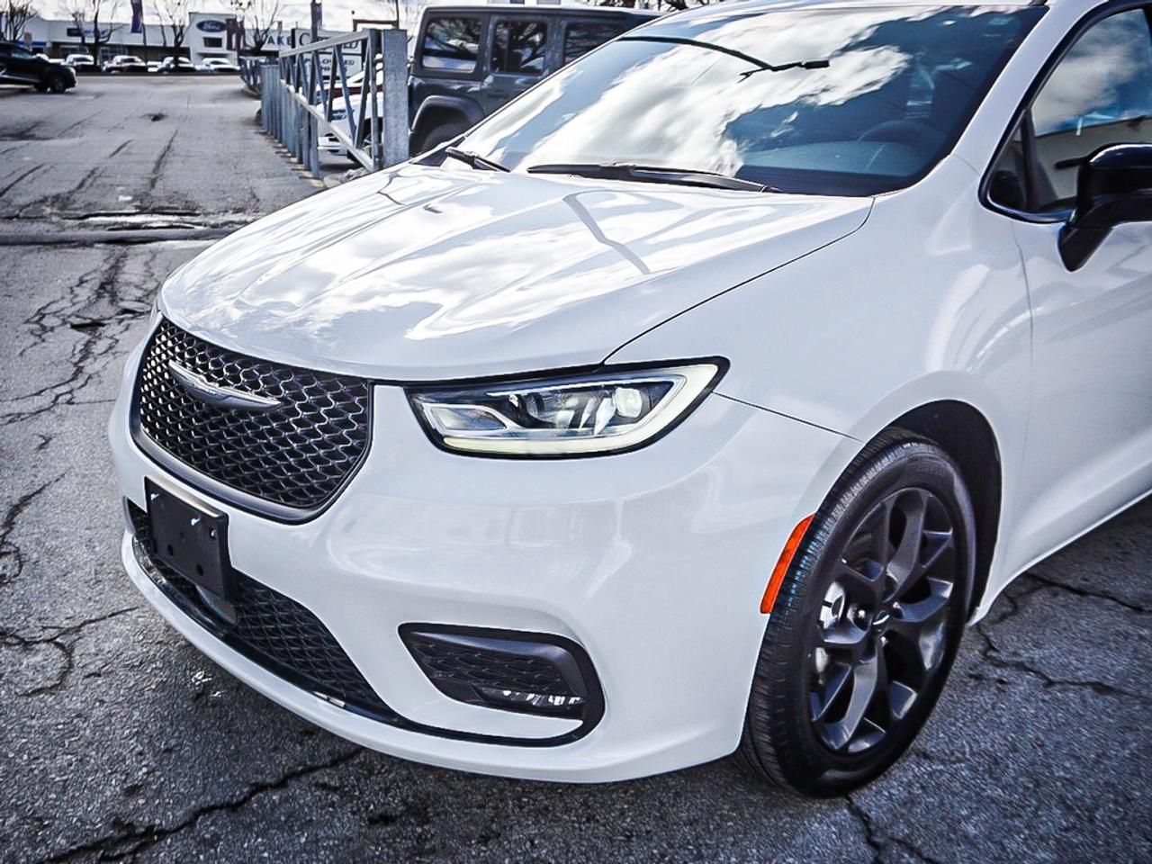 2024 Chrysler Pacifica  Photo