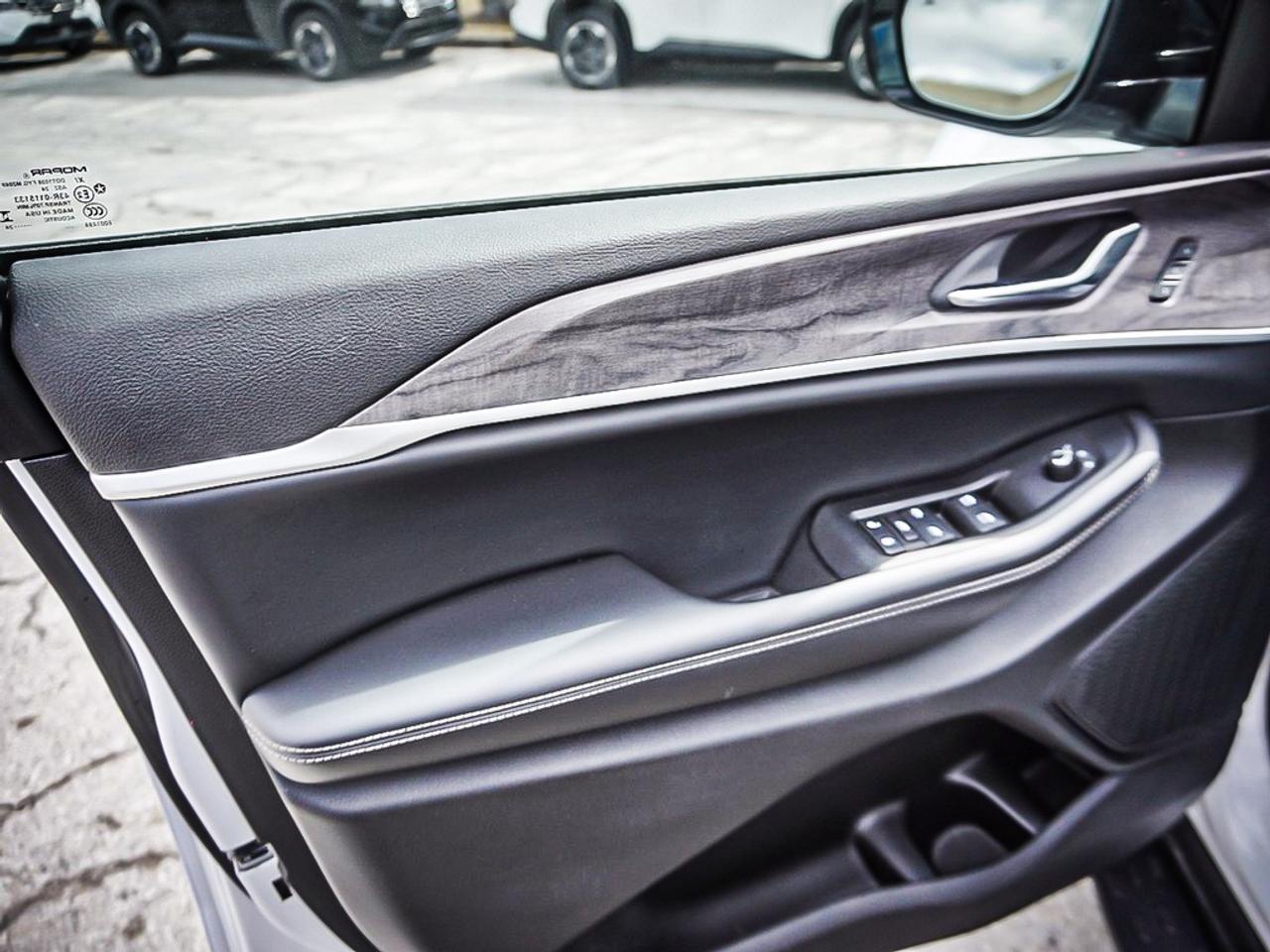 2024 Jeep Grand Cherokee  Photo