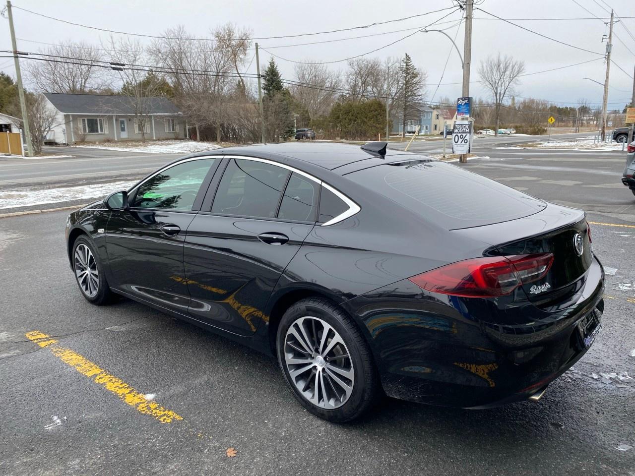 2019 Buick Regal Sportback 4dr Sdn Preferred II FWD Photo