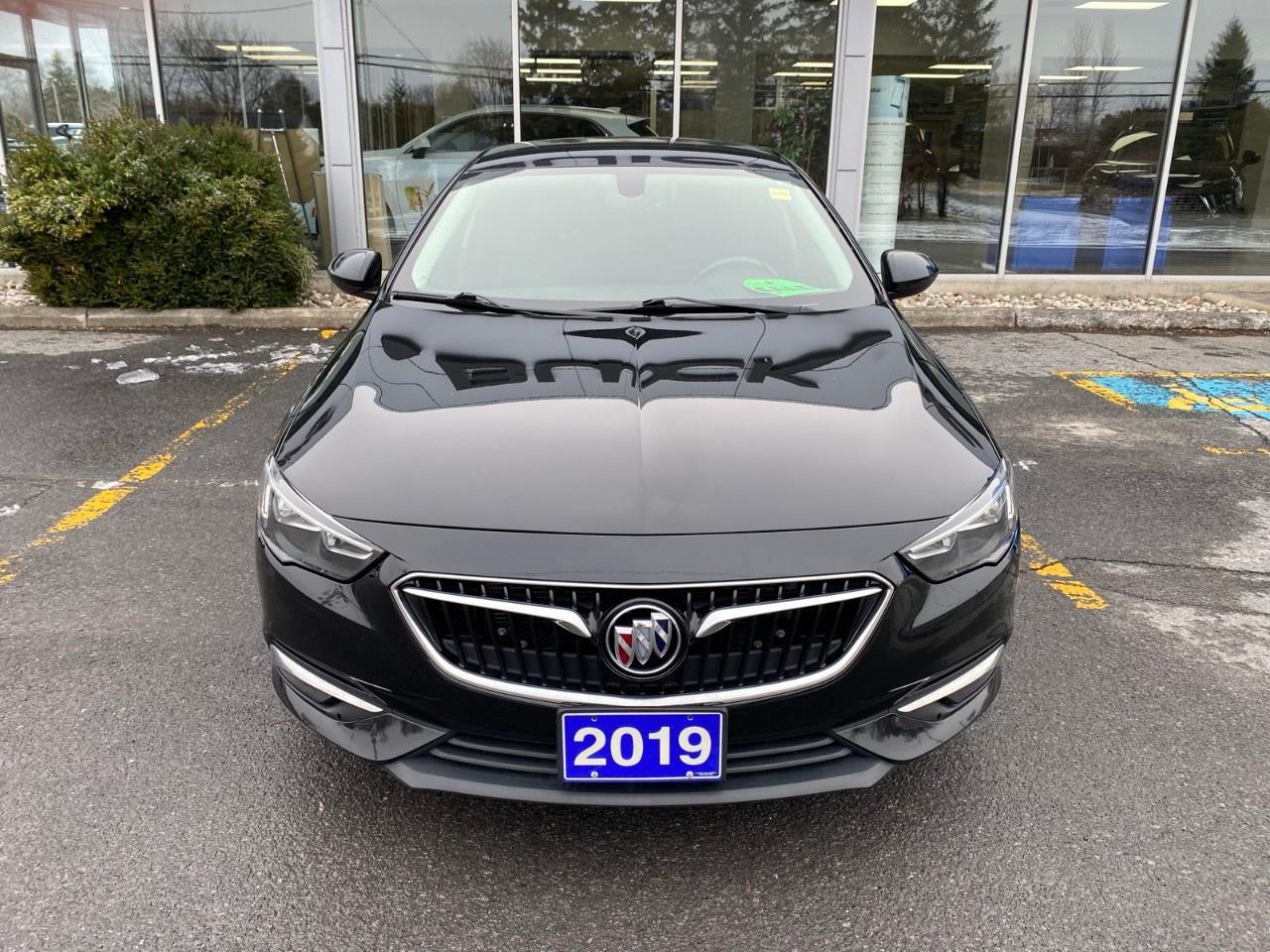 2019 Buick Regal Sportback 4dr Sdn Preferred II FWD Photo4
