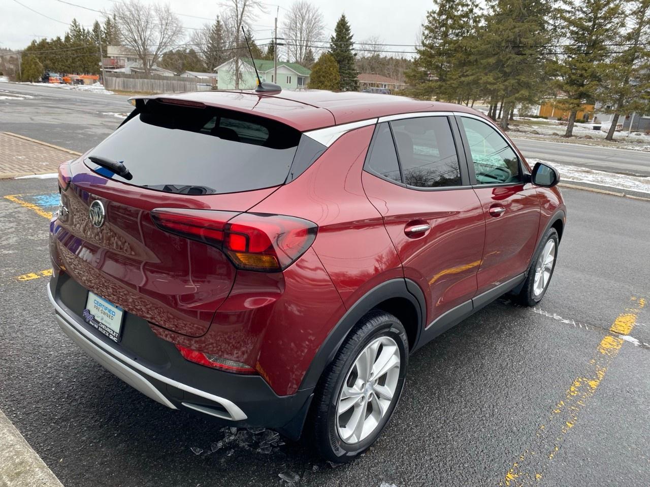 2022 Buick Encore GX Preferred FWD Photo2