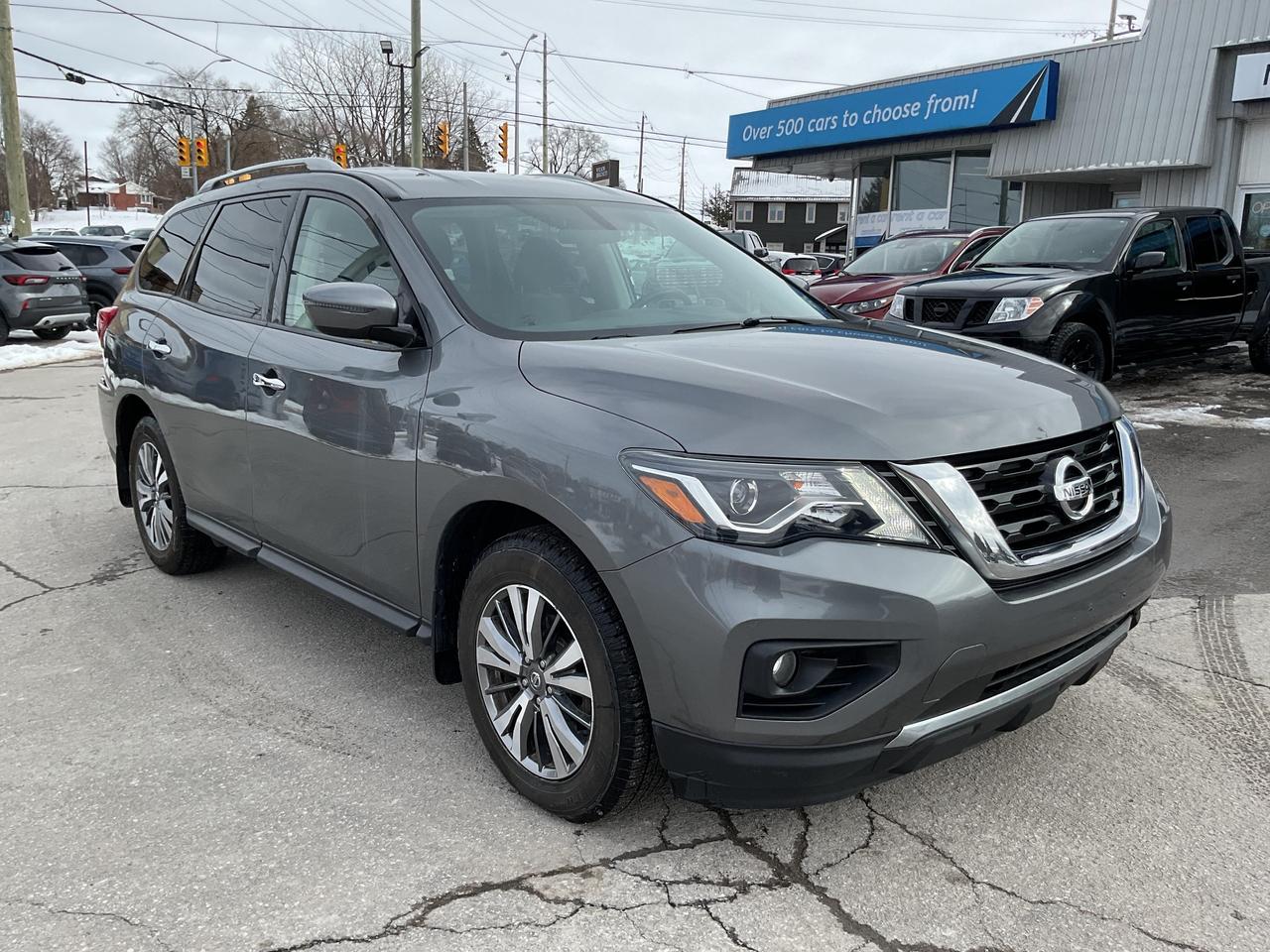 2019 Nissan Pathfinder  Photo
