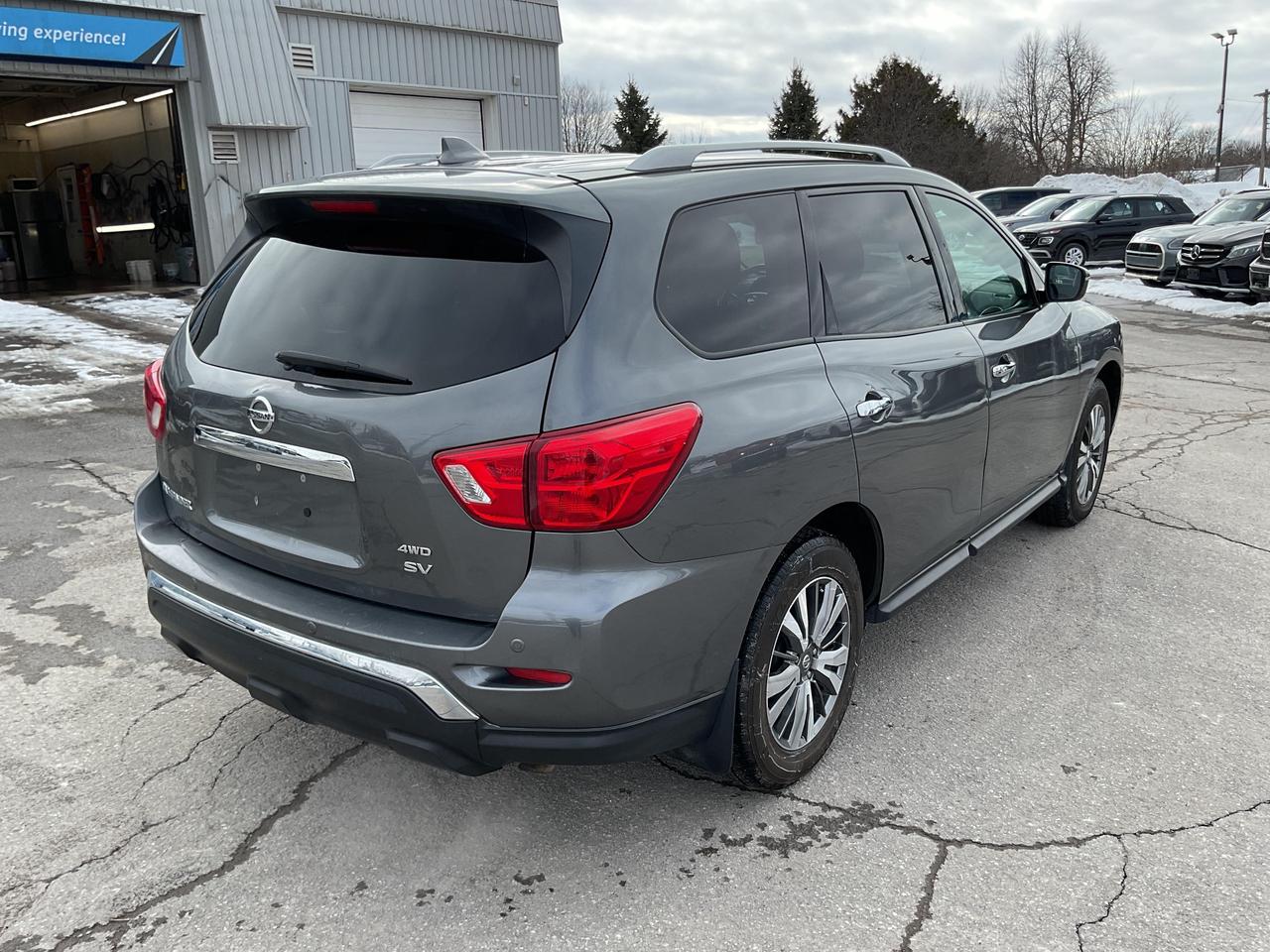 2019 Nissan Pathfinder  Photo