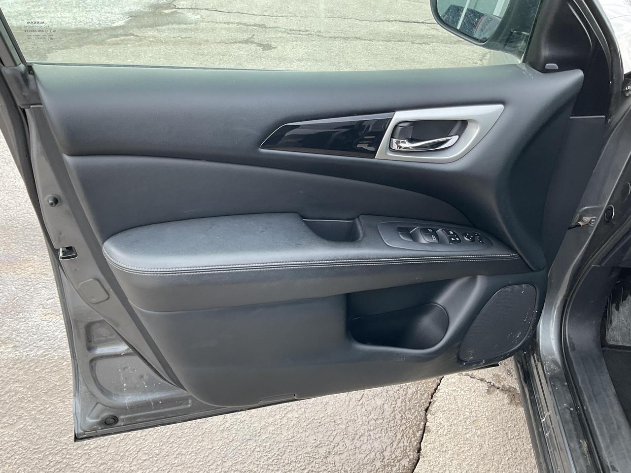 2019 Nissan Pathfinder  Photo