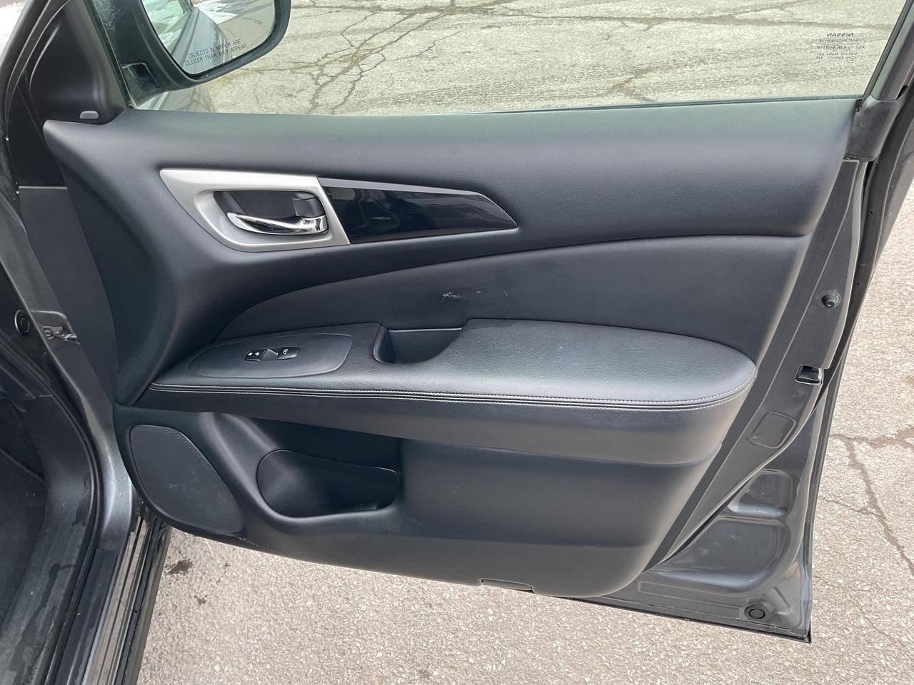 2019 Nissan Pathfinder  Photo