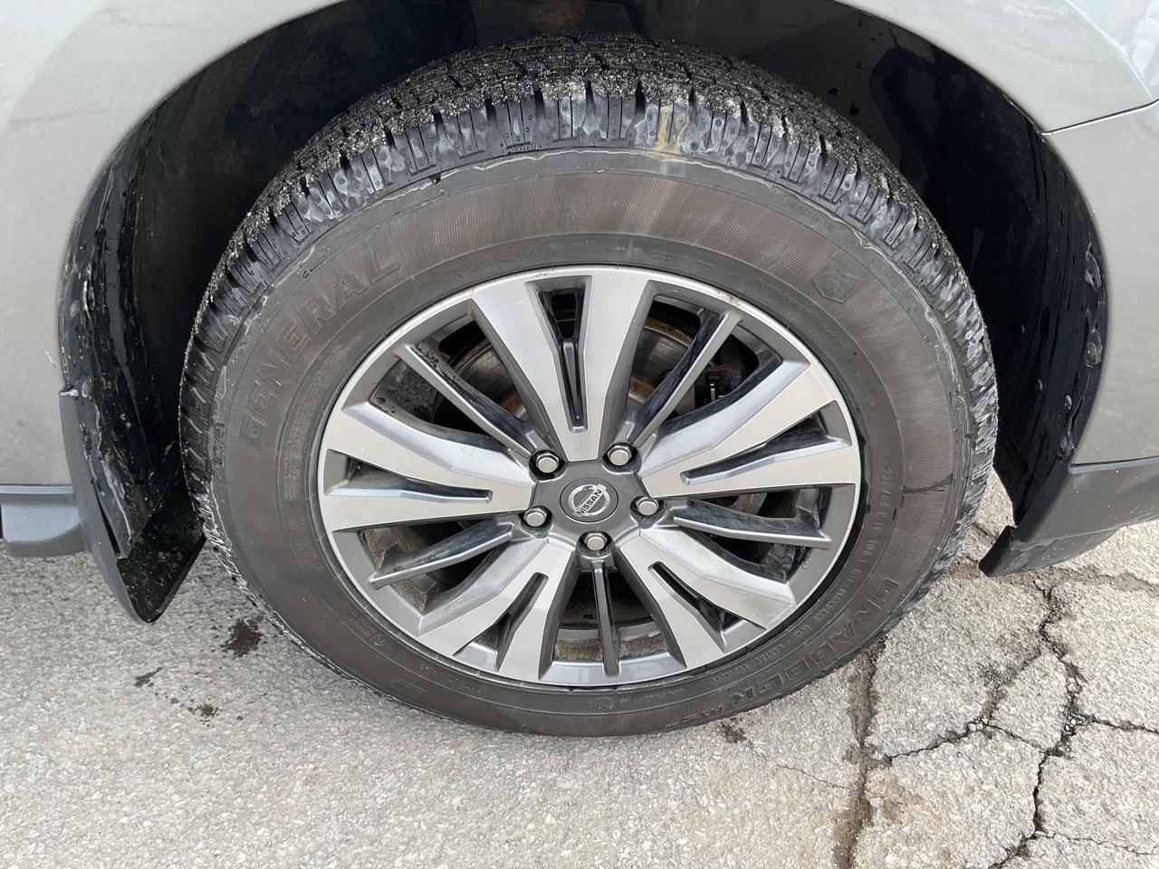 2019 Nissan Pathfinder  Photo