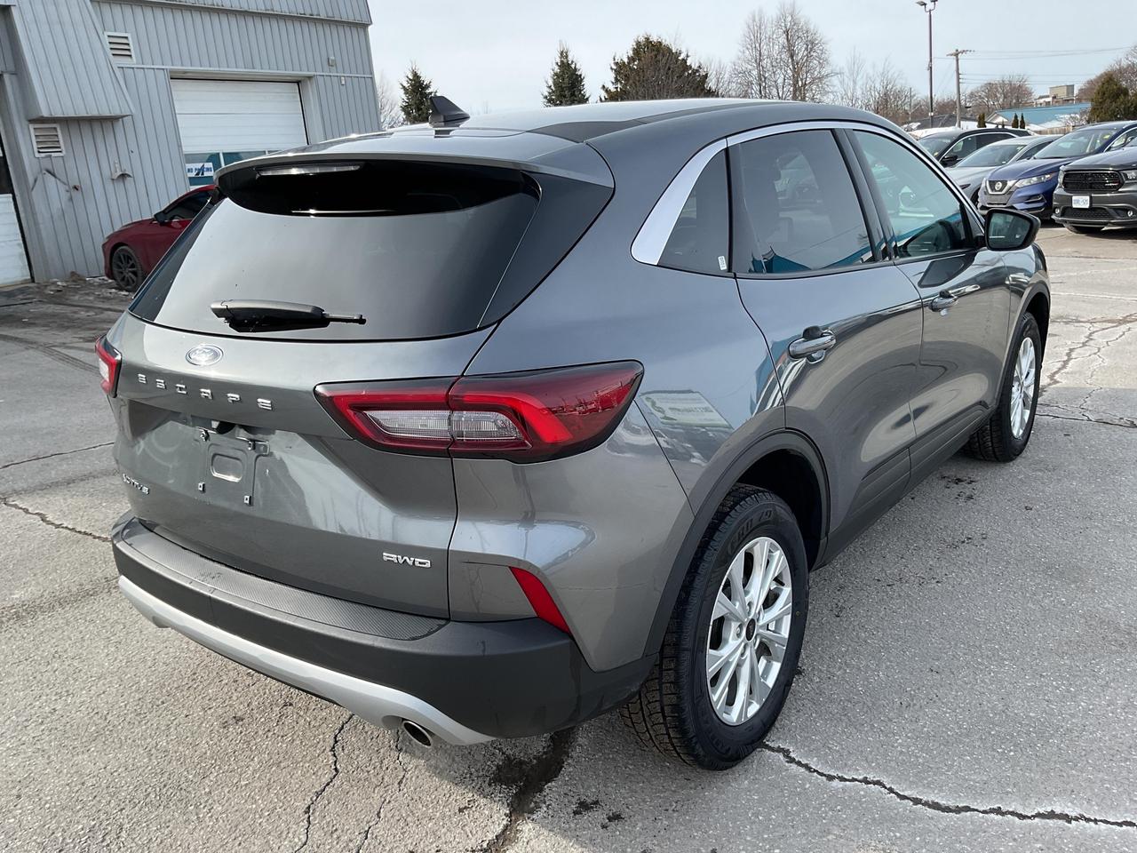 2024 Ford Escape Active 4dr All-Wheel Drive Photo2