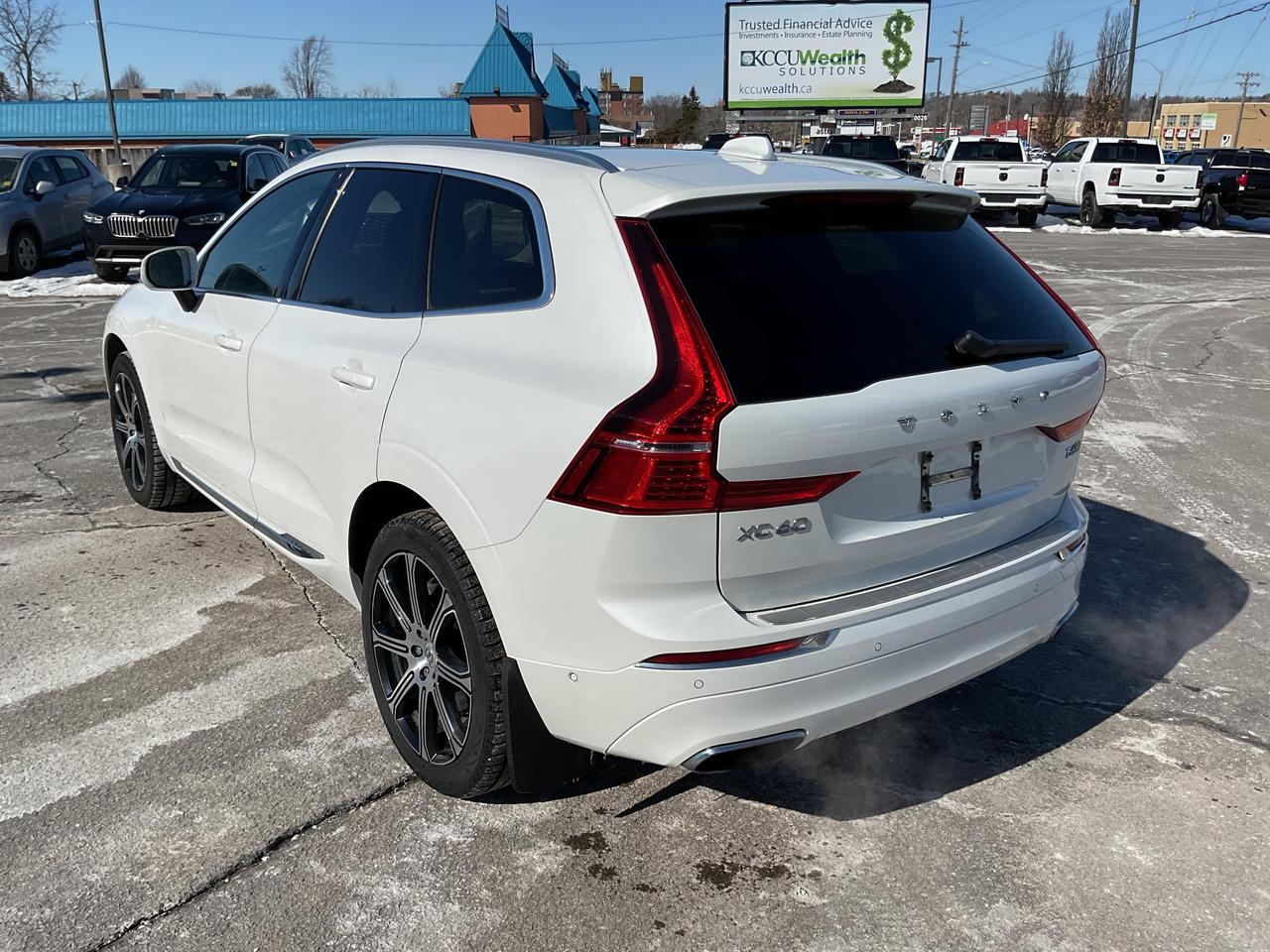 2020 Volvo XC60 T6 Inscription 4dr All-Wheel Drive Photo4