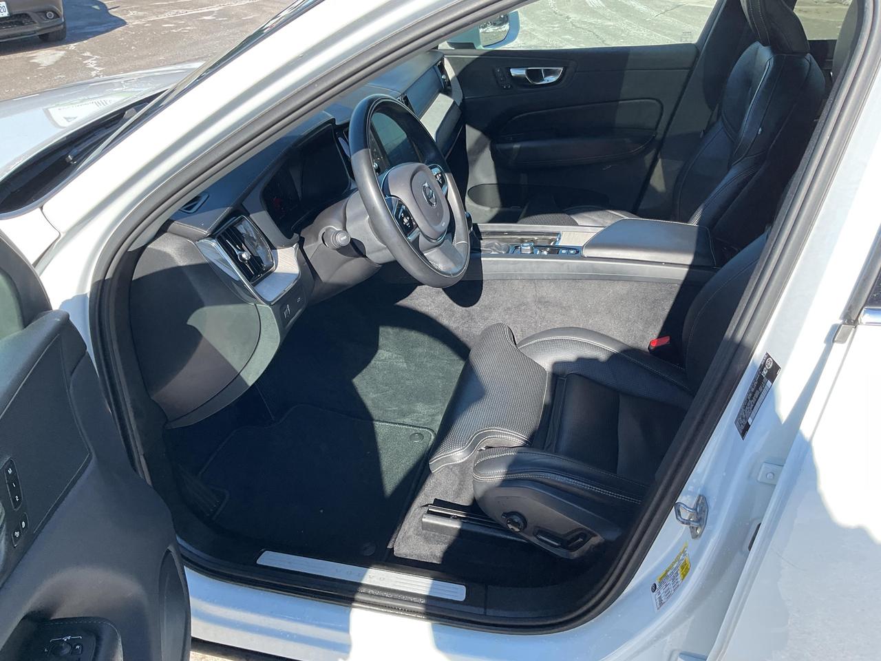 2020 Volvo XC60 T6 Inscription 4dr All-Wheel Drive Photo