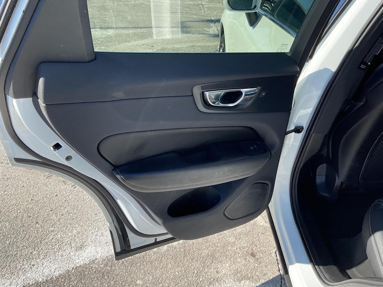 2020 Volvo XC60 T6 Inscription 4dr All-Wheel Drive Photo