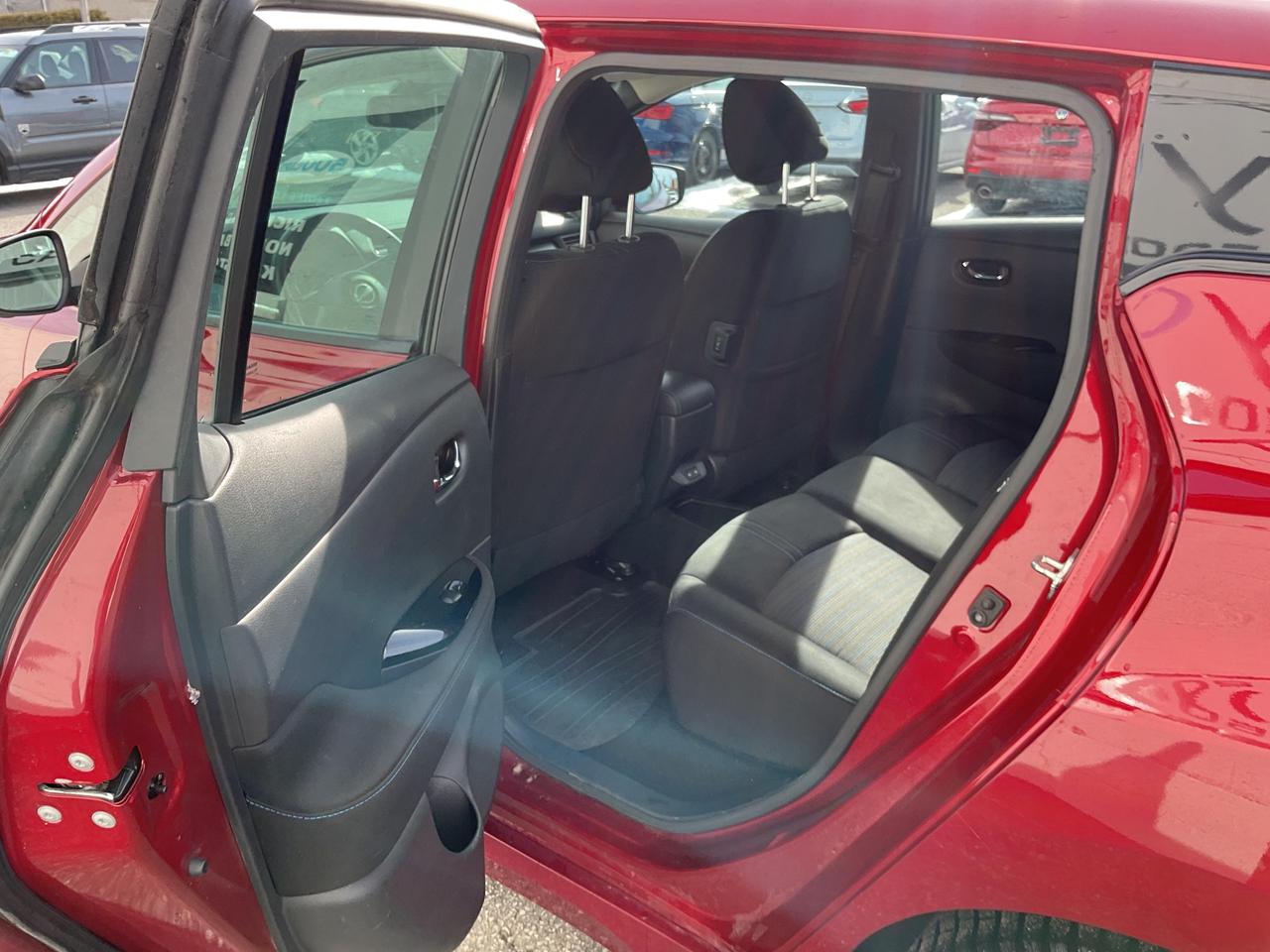 2023 Nissan Leaf SV 4dr Hatchback Photo