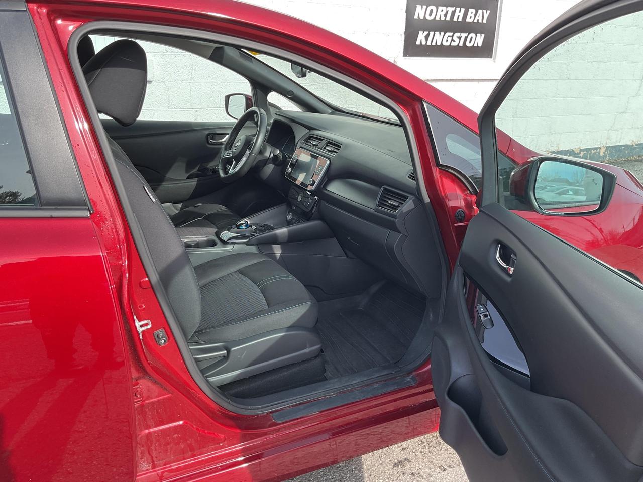 2023 Nissan Leaf SV 4dr Hatchback Photo