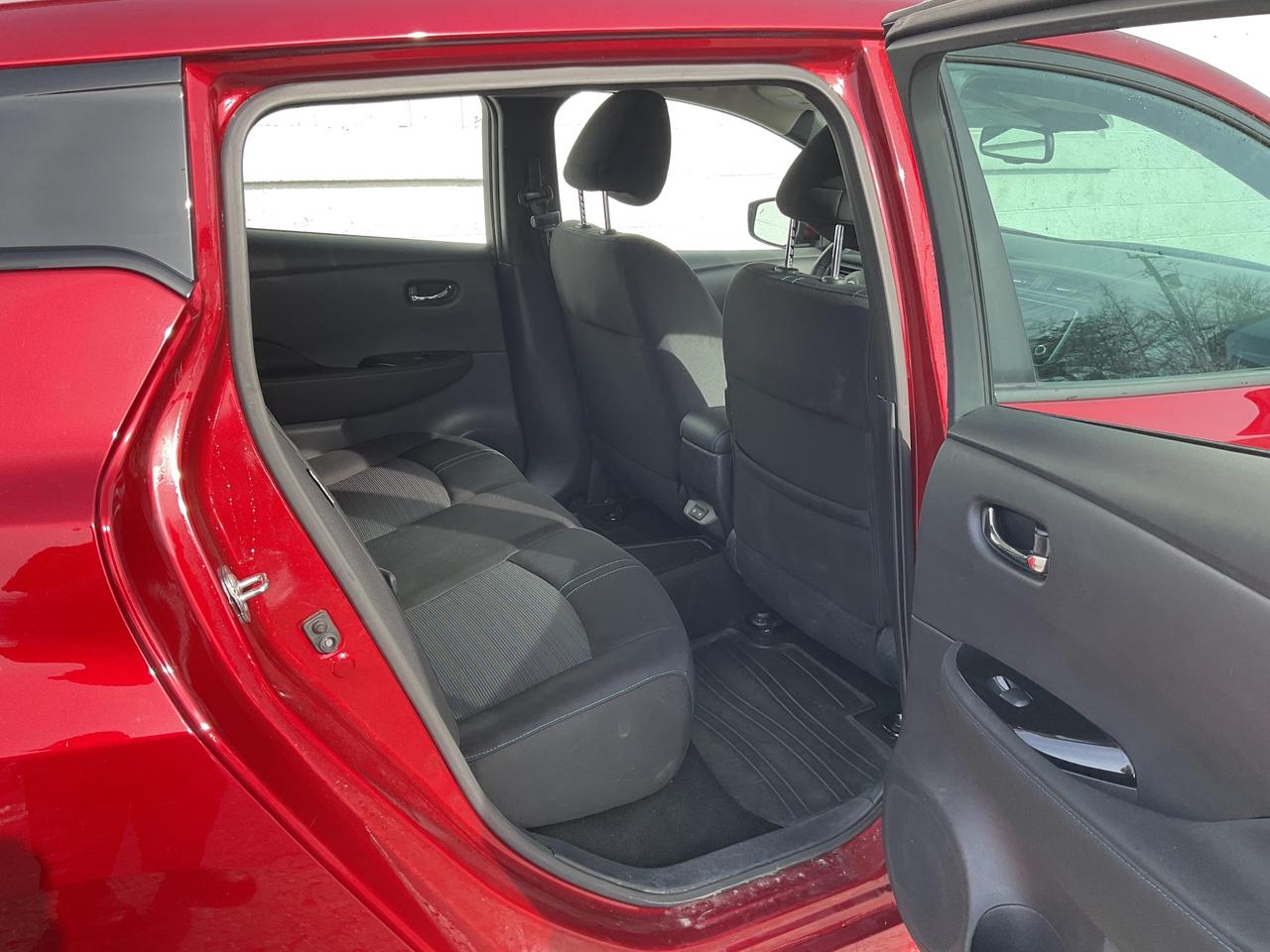 2023 Nissan Leaf SV 4dr Hatchback Photo