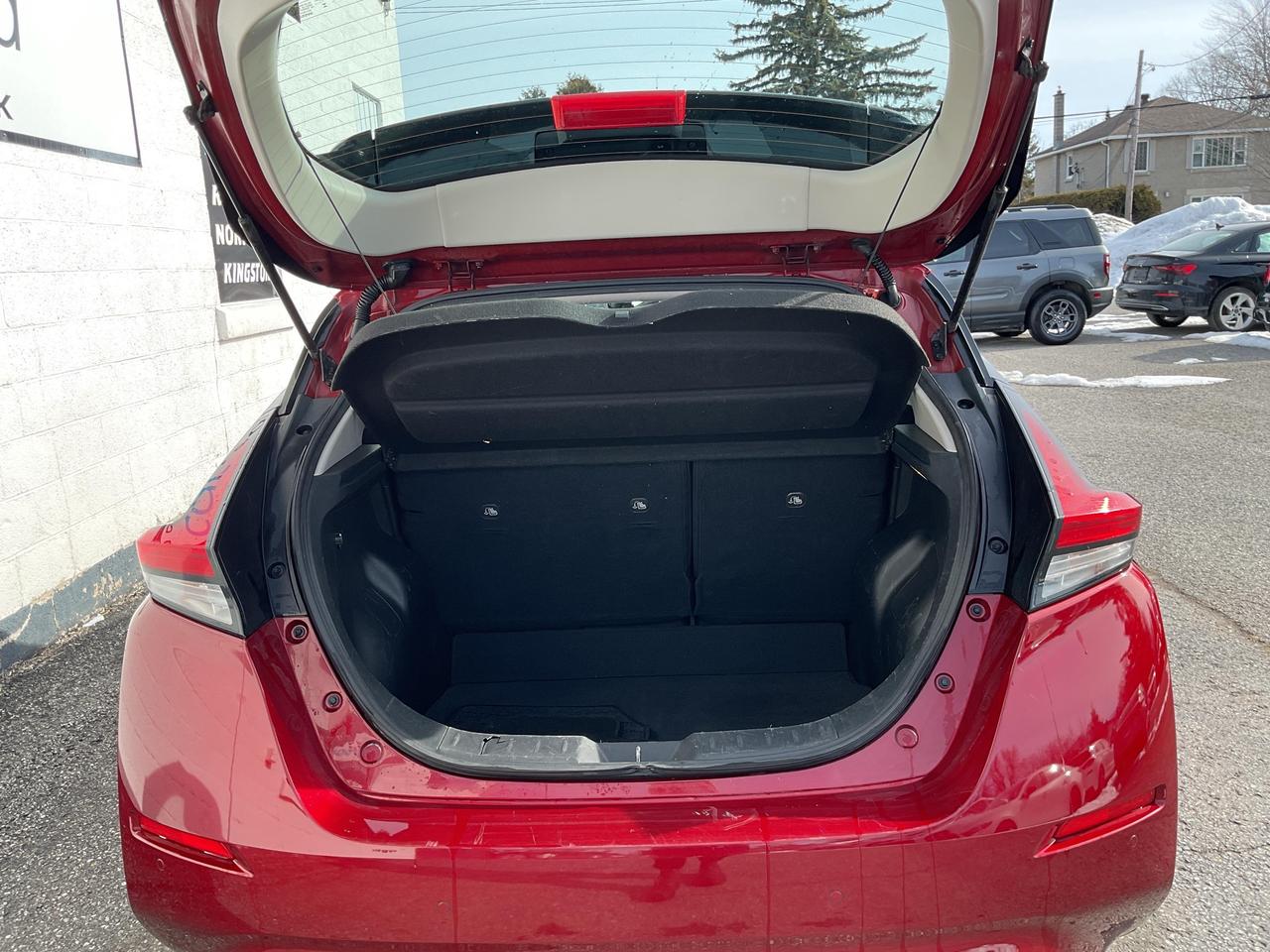 2023 Nissan Leaf SV 4dr Hatchback Photo