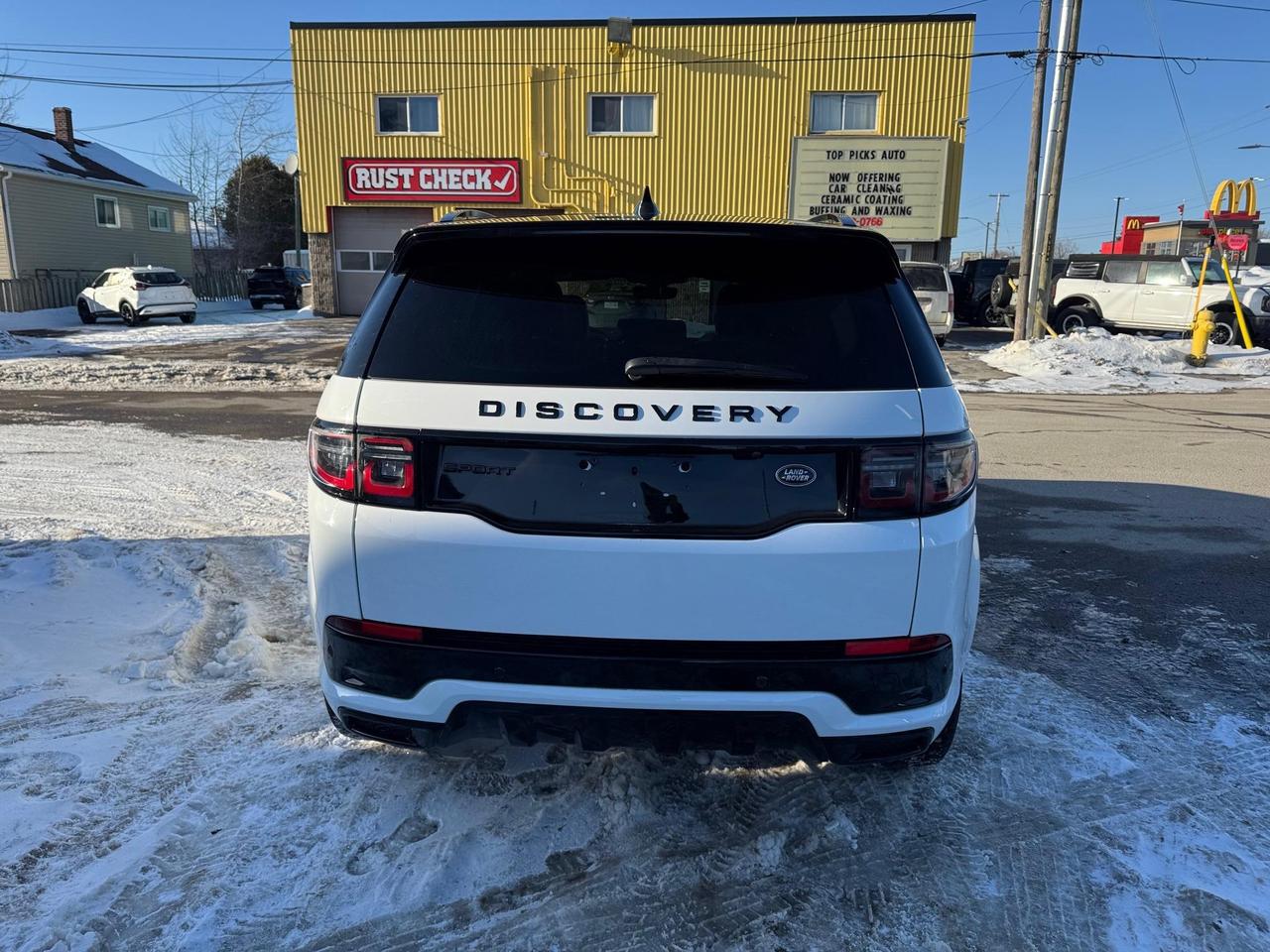 2023 Land Rover Discovery Sport R-Dynamic HSE 4dr All-Wheel Drive Photo3