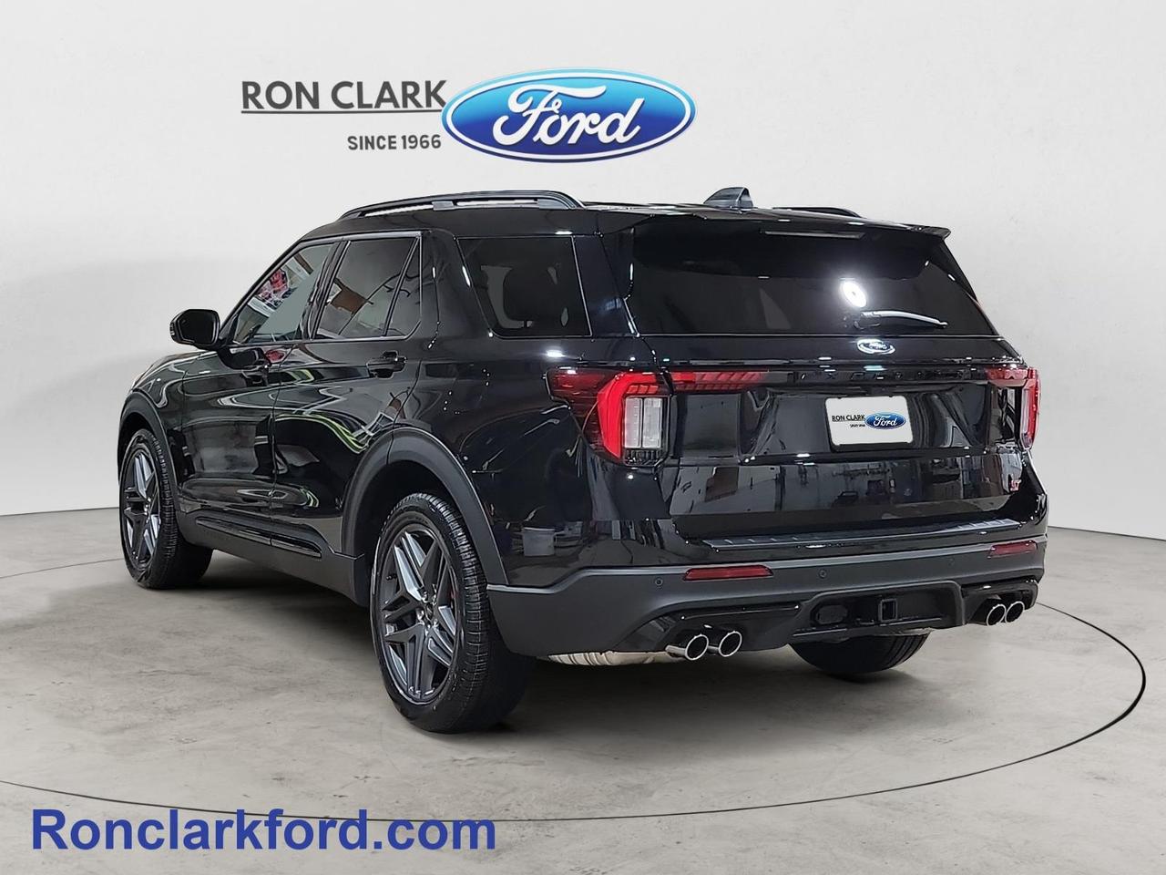 2026 Ford Explorer ST 4dr 4x4 Photo4