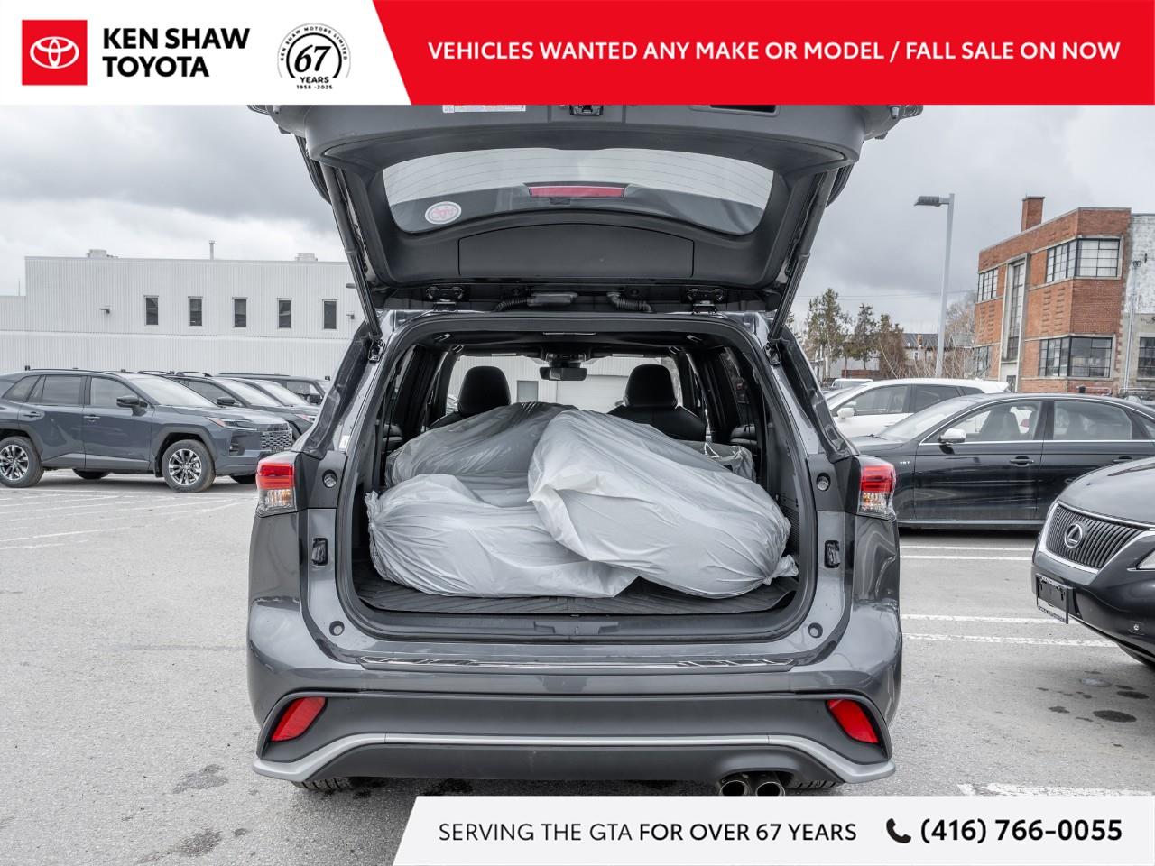 2023 Toyota Highlander XSE 4dr All-Wheel Drive Photo