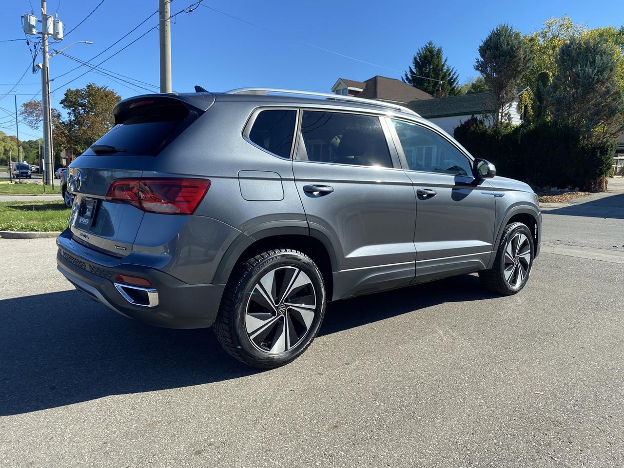 2024 Volkswagen Taos SE 4Motion Photo