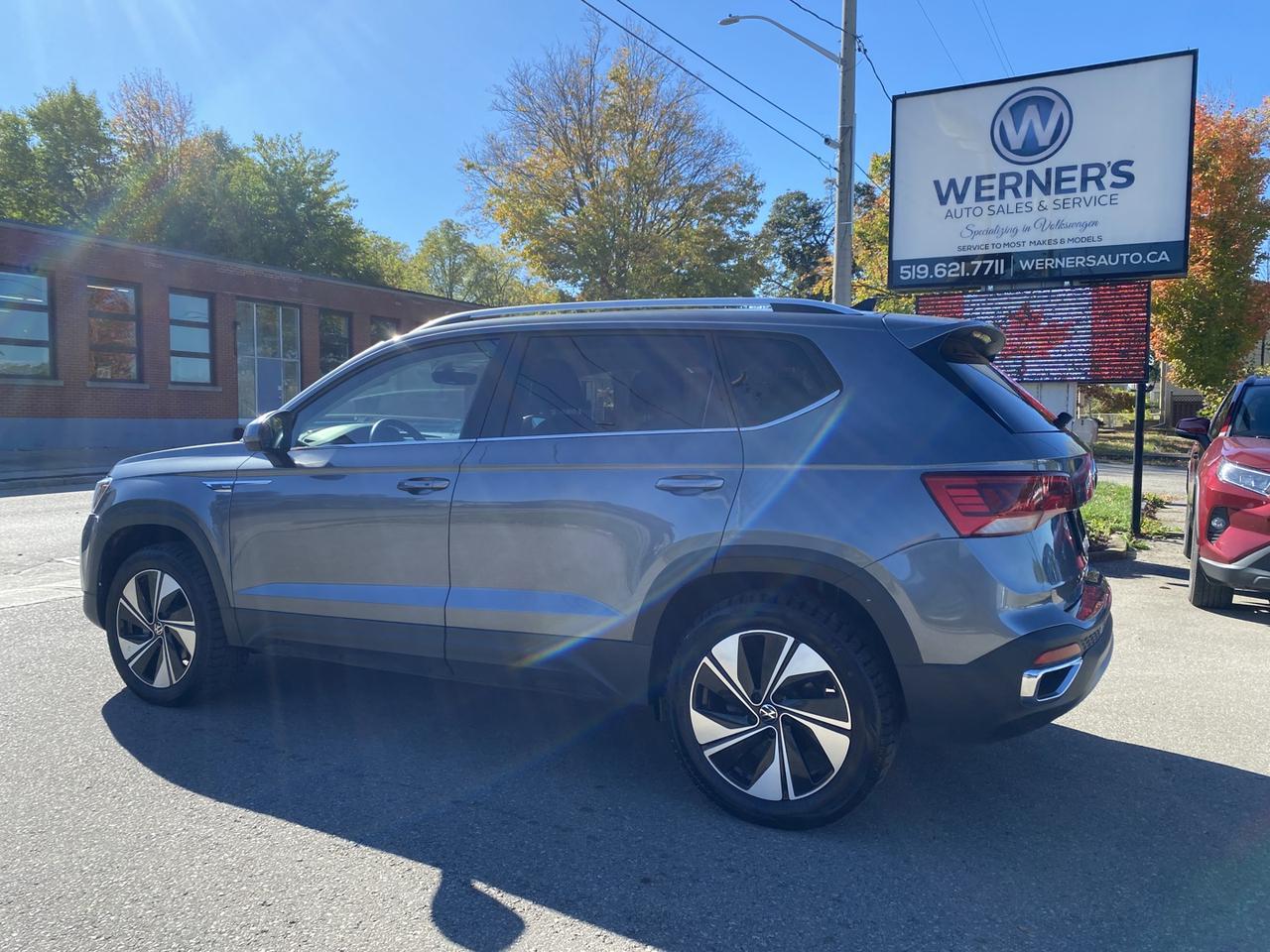 2024 Volkswagen Taos SE 4Motion Photo