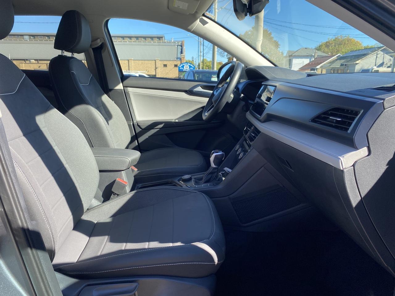 2024 Volkswagen Taos SE 4Motion Photo