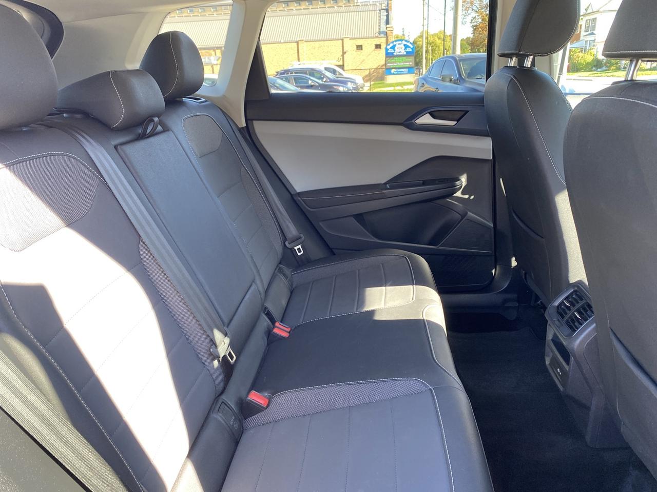 2024 Volkswagen Taos SE 4Motion Photo