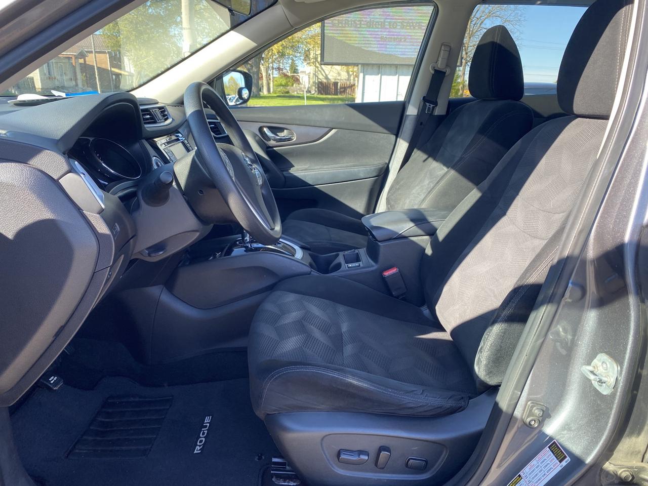 2016 Nissan Rogue SV AWD - Photo #6