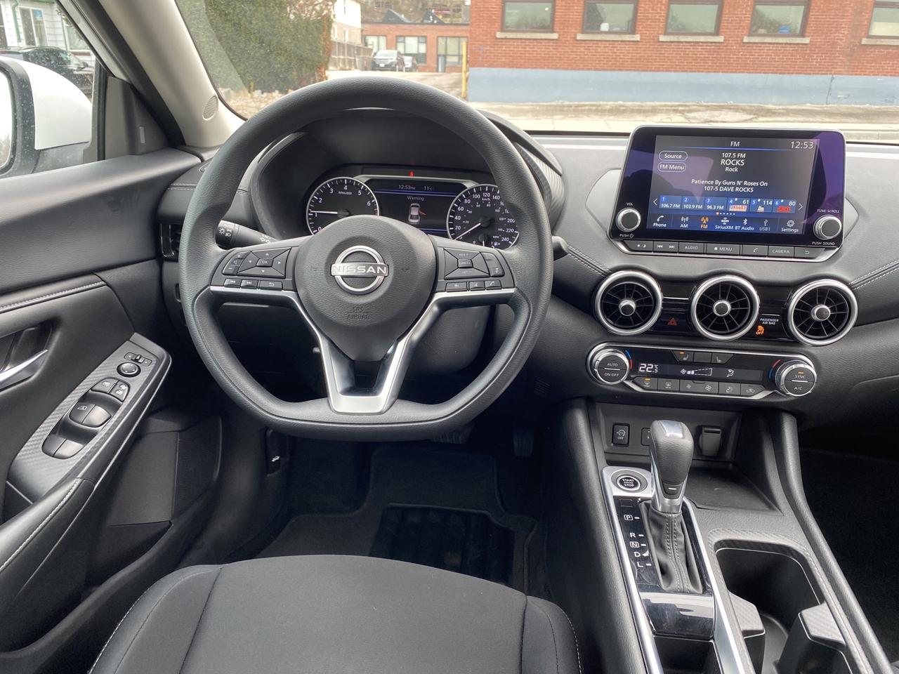 2024 Nissan Sentra SV Photo4