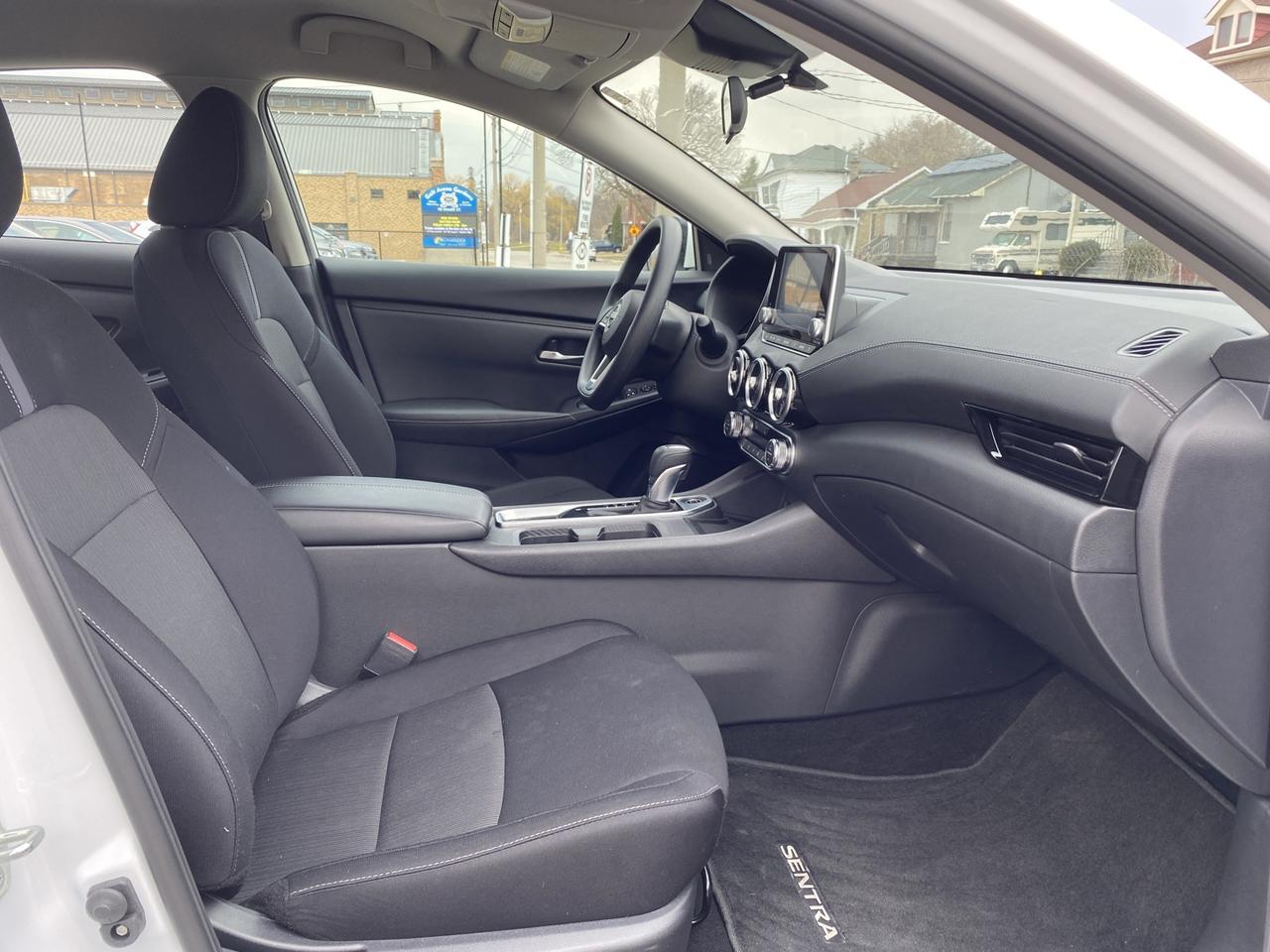 2024 Nissan Sentra SV Photo